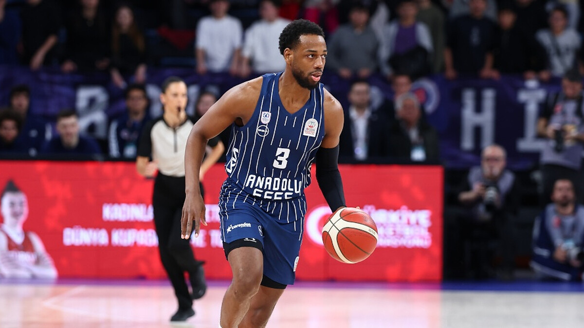 Anadolu Efes defeats Galatasaray in Istanbul derby