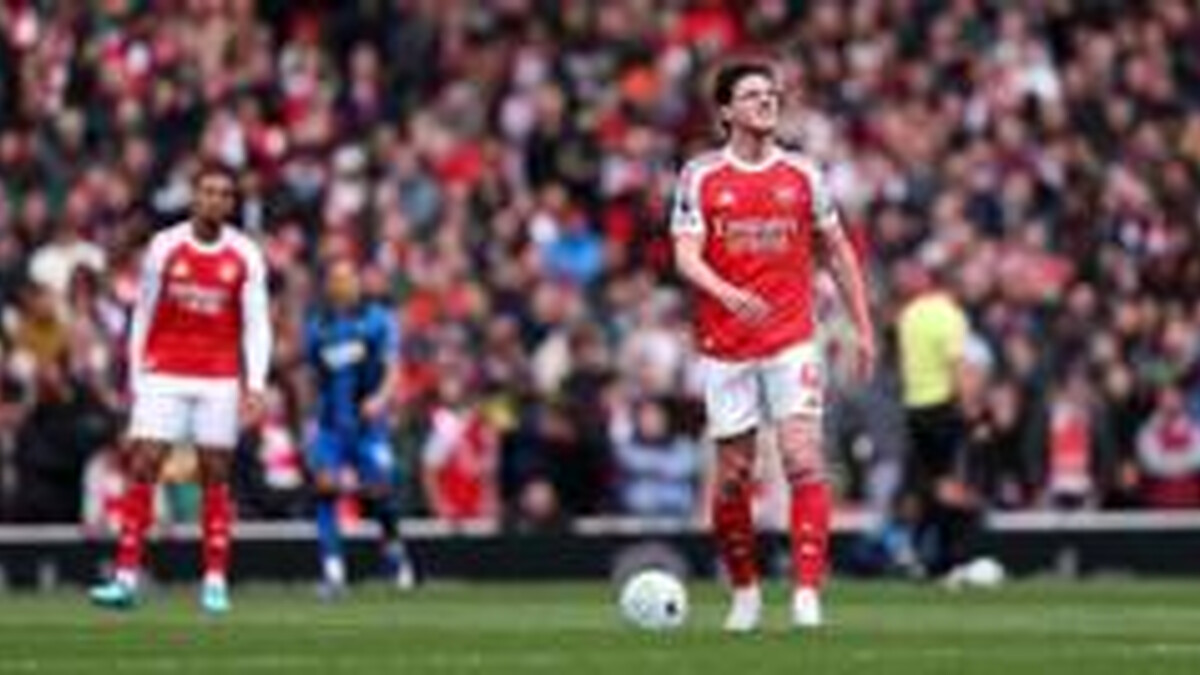 Arsenal fans must be better to help team in title hunt - Rooney