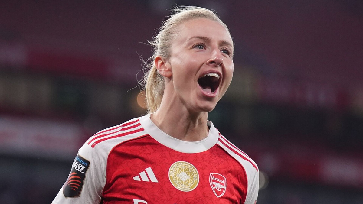 Arsenal hit SEVEN past Leicester to fire WSL title warning at Man City