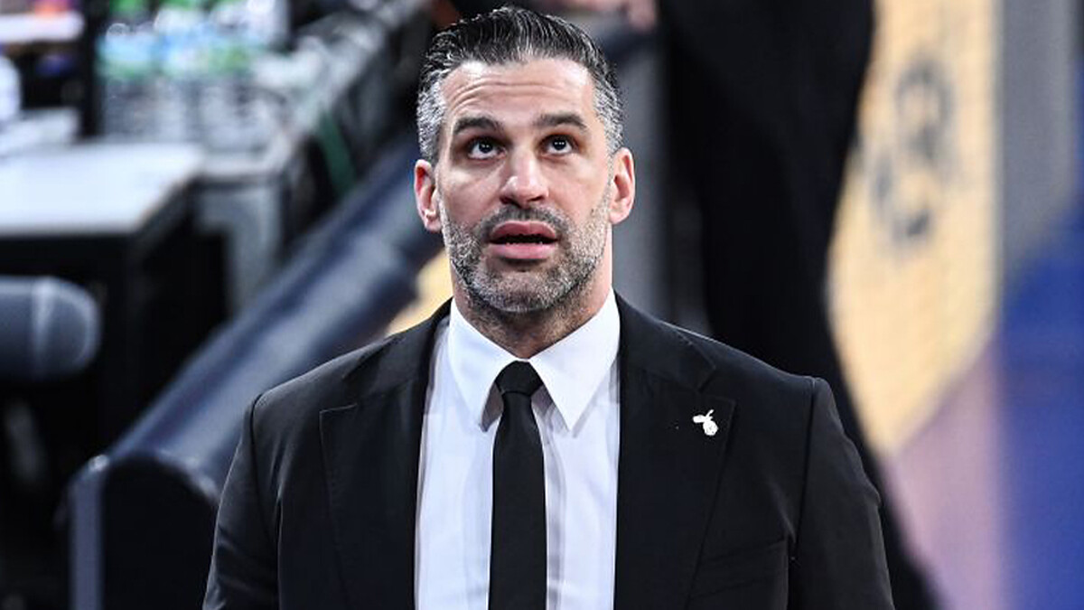 Beşiktaş’ Dusan Alimpijevic wins the EuroCup Coach of the Year award