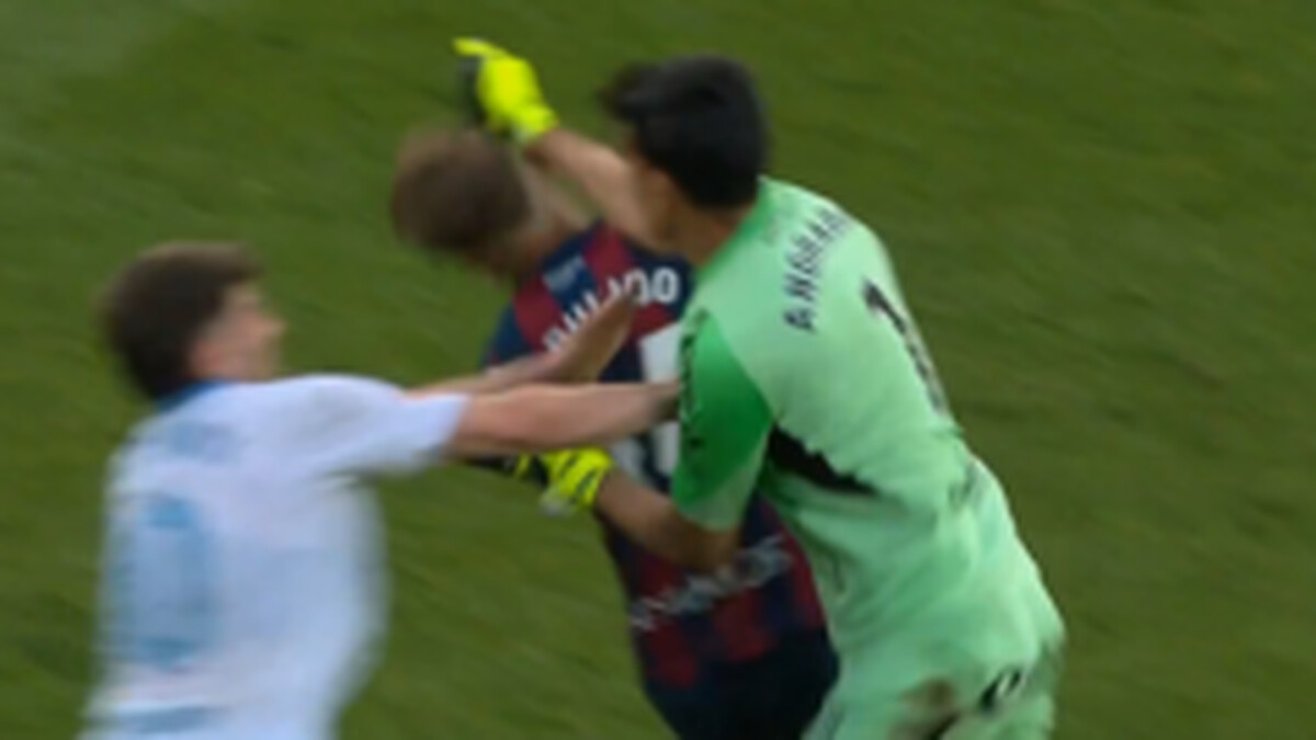 'Complete loss of control' - keeper punches player after being sent off