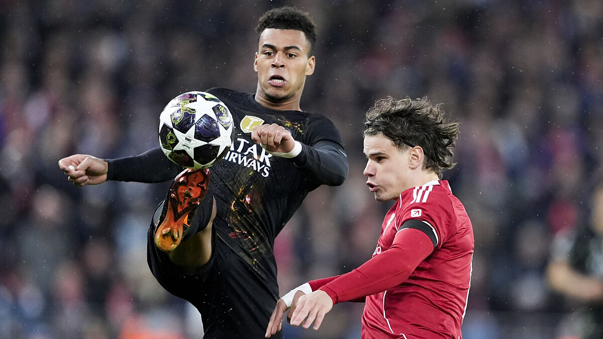 Dembele misses early chance for PSG at Liverpool LIVE!