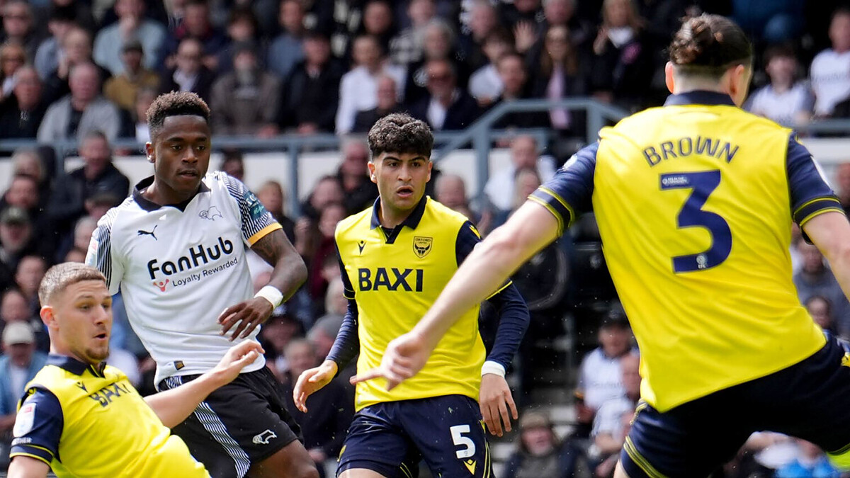 Derby see off Oxford to keep play-off hopes alive