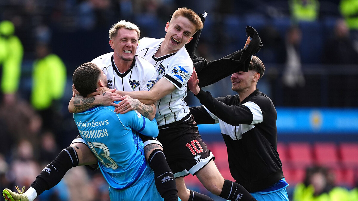 Dunfermline beat Falkirk on penalties in Scottish Cup semi-final