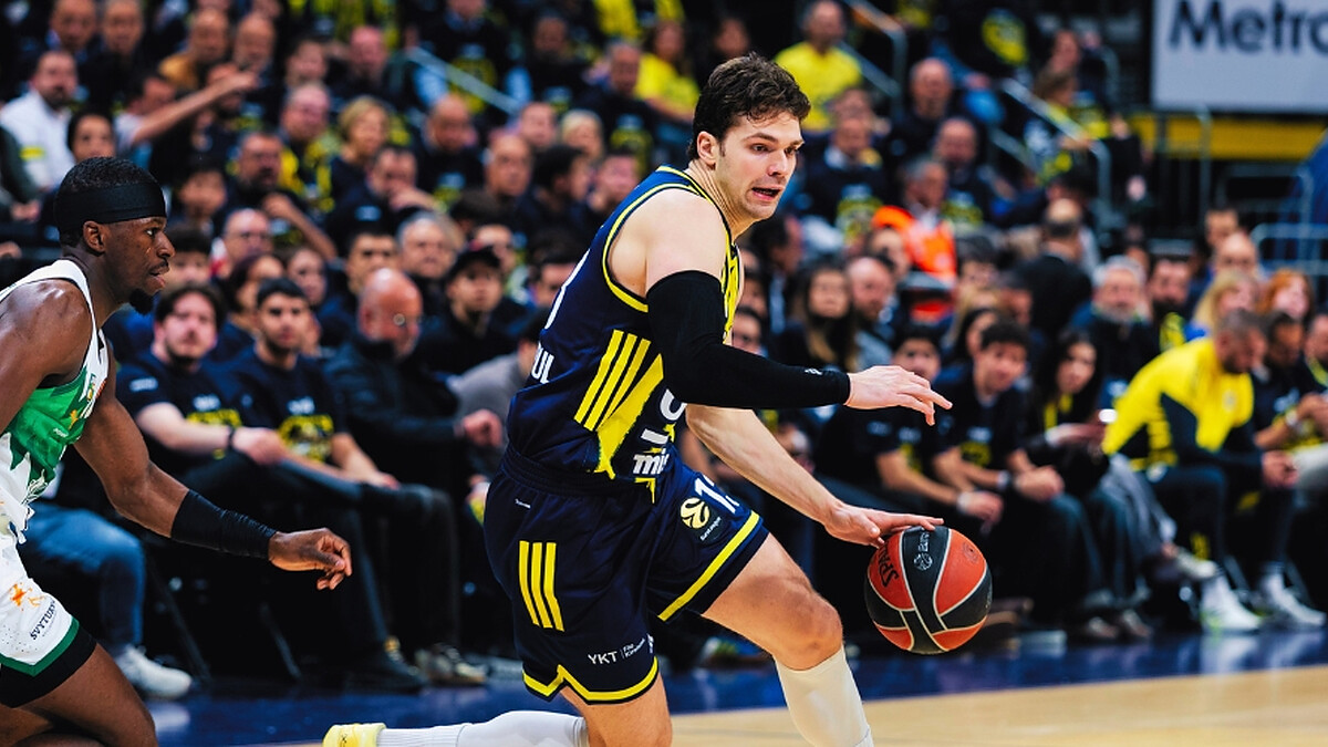 Fenerbahce take commanding 2–0 lead over Zalgiris