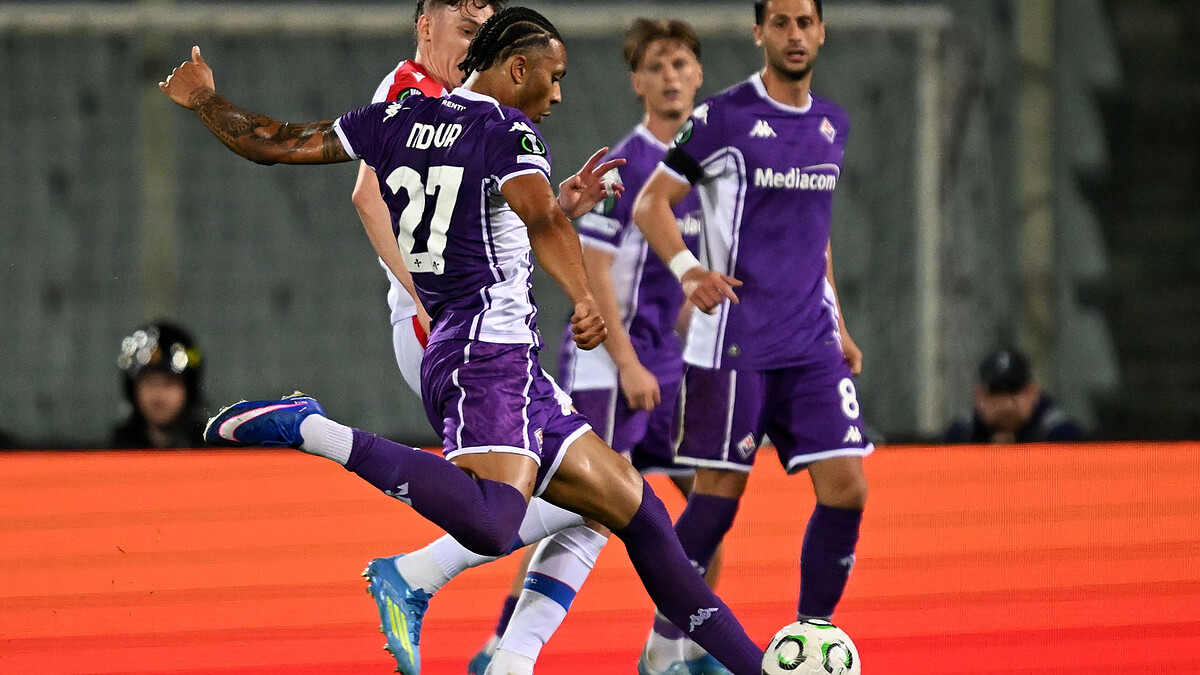 Fiorentina score AGAIN to eat into Palace aggregate advantage LIVE!