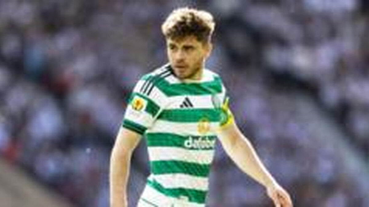 Forrest signs on for 18th season at Celtic
