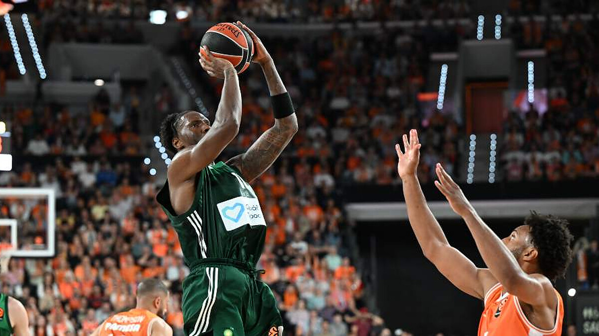 Hayes-Davis at the buzzer lifts Panathinaikos over Valencia in OT thriller