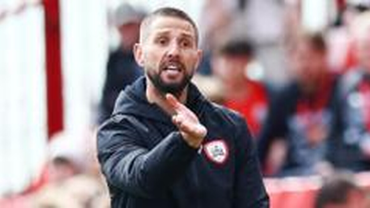 Head coach Hourihane to leave Barnsley
