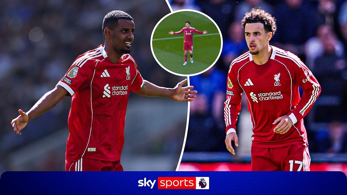 Jones' furious reaction with Isak's lack of pressing!