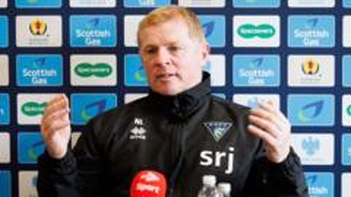 Lennon annoyed at 'unfair' Dunfermline fixtures