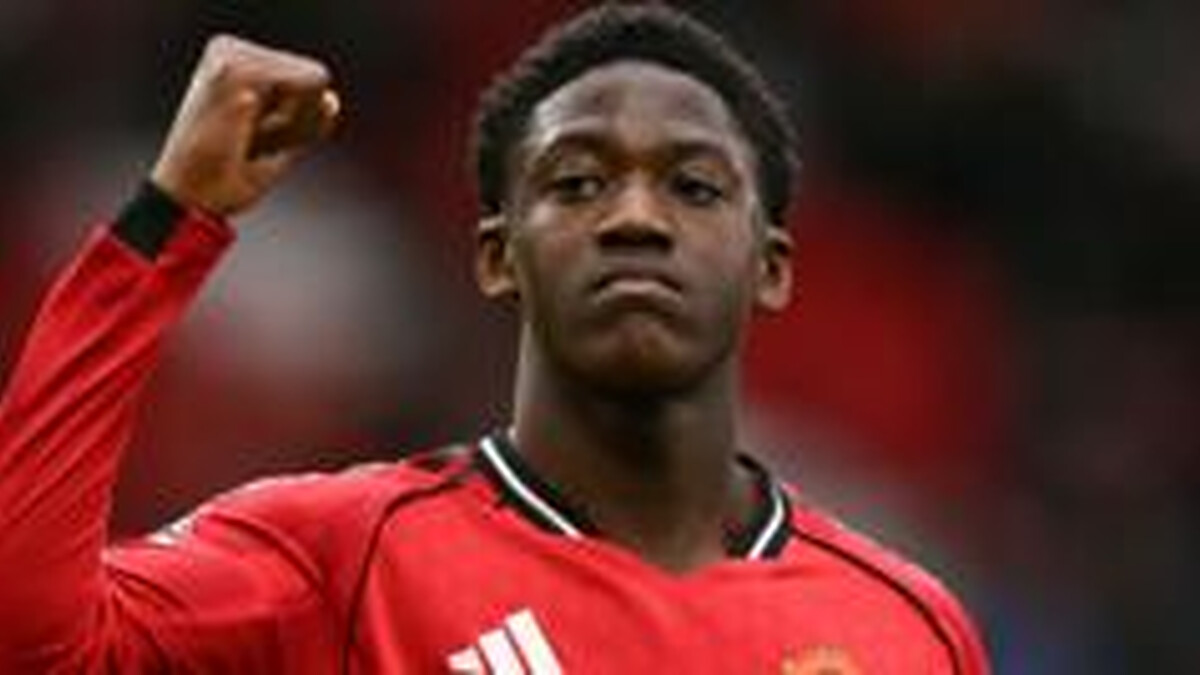 Mainoo signs new Man Utd deal until 2031