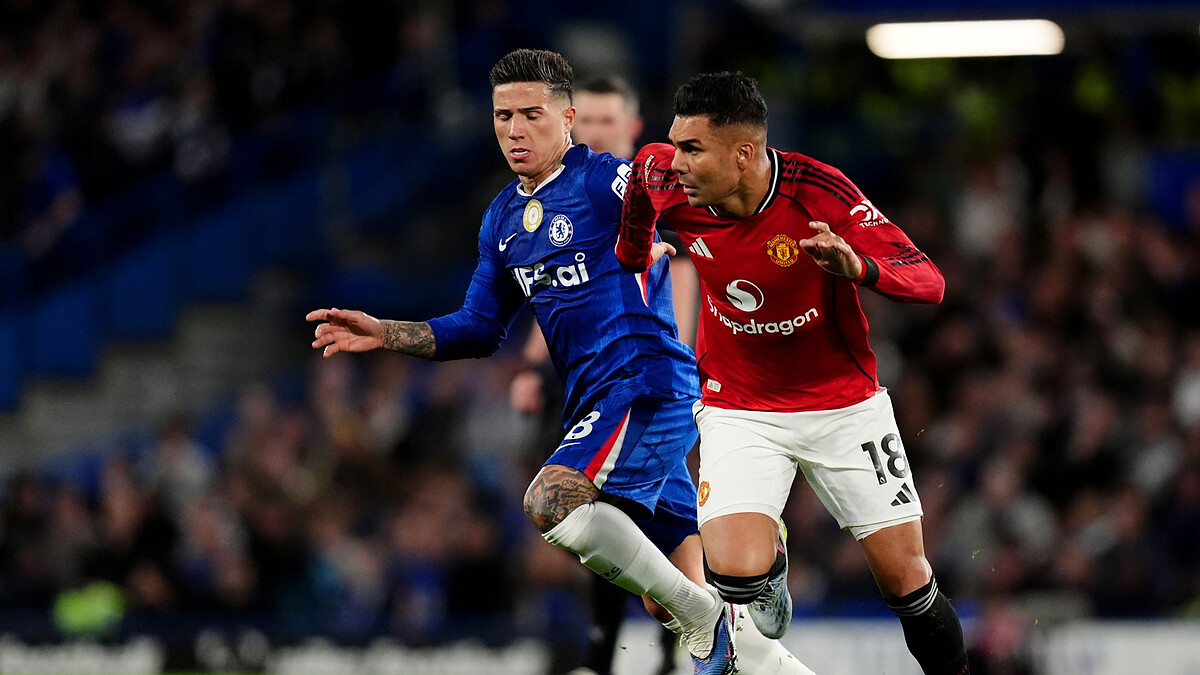 Man Utd move 10 points clear of Chelsea after narrow win LIVE!