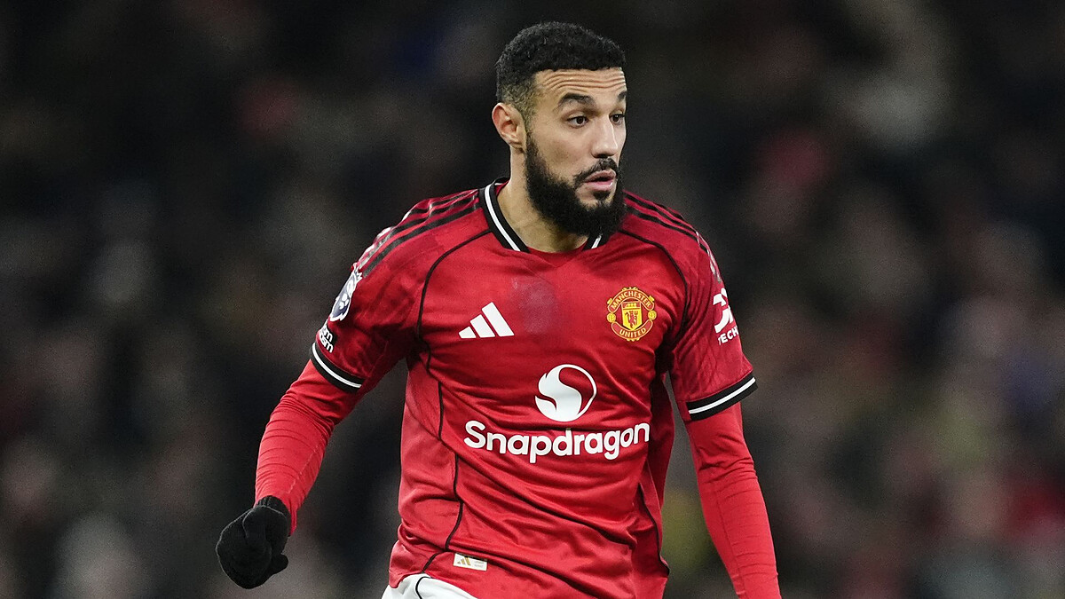 Mazraoui at centre-back for United as Enzo returns for Chelsea LIVE!