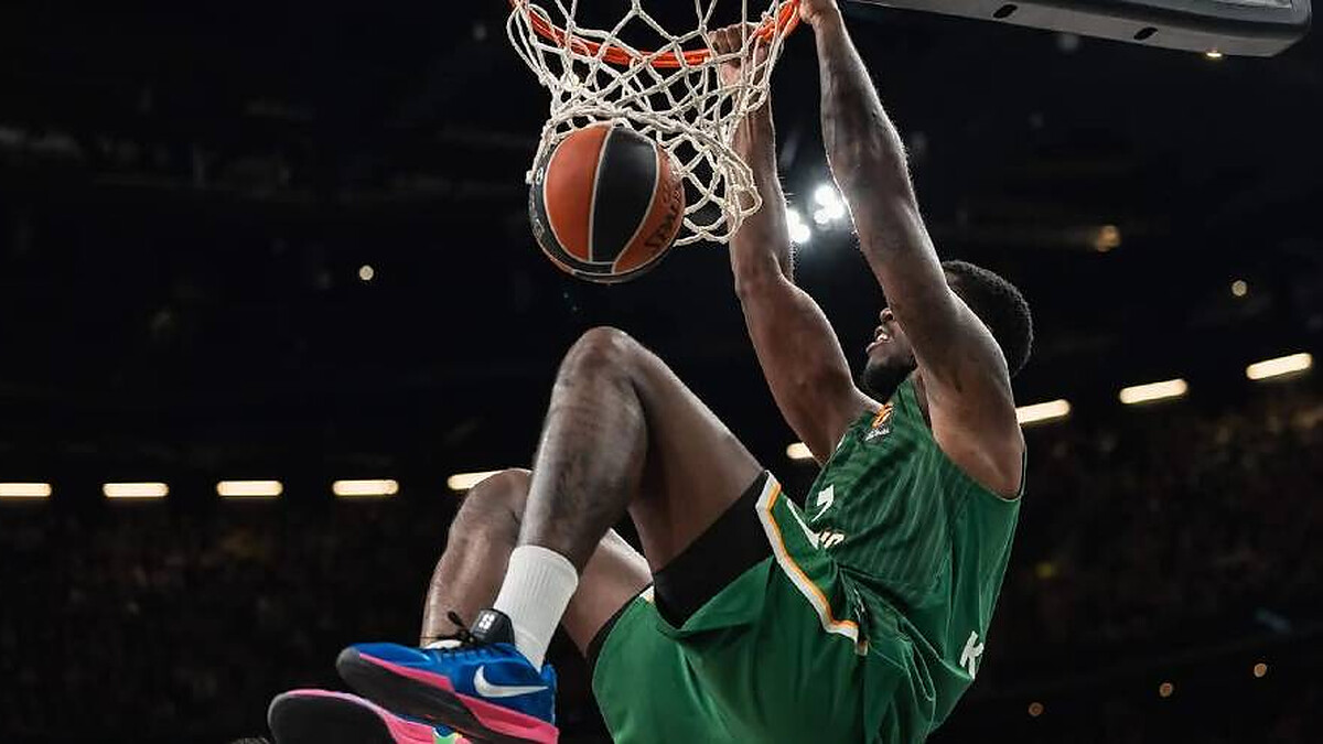 Moses Wright dominates Round 38, earns MVP honors