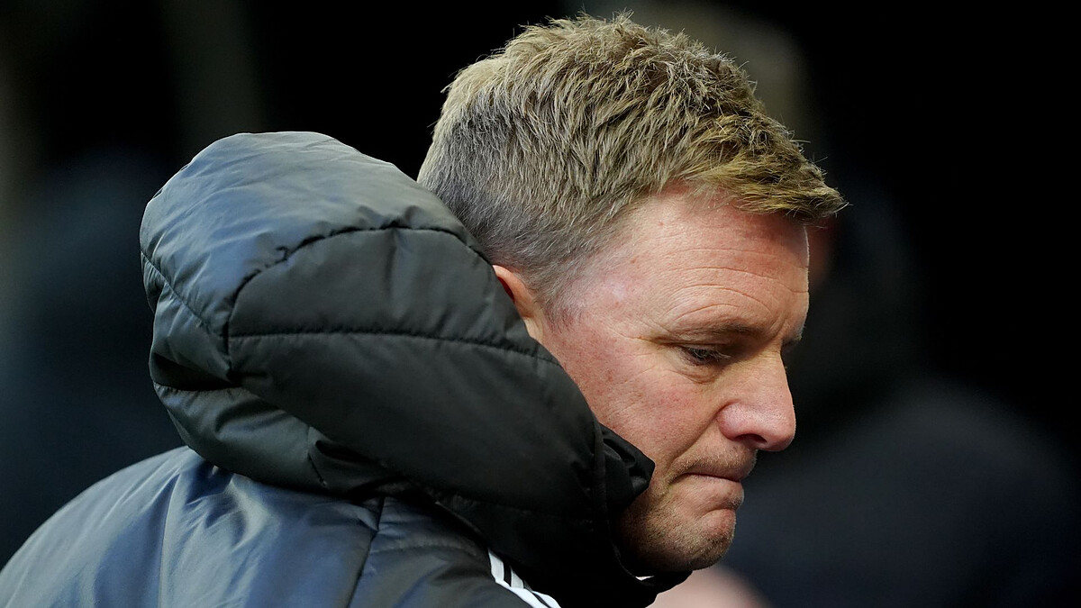 Neville backs Howe as Merson says Chelsea would take him 'all day long'