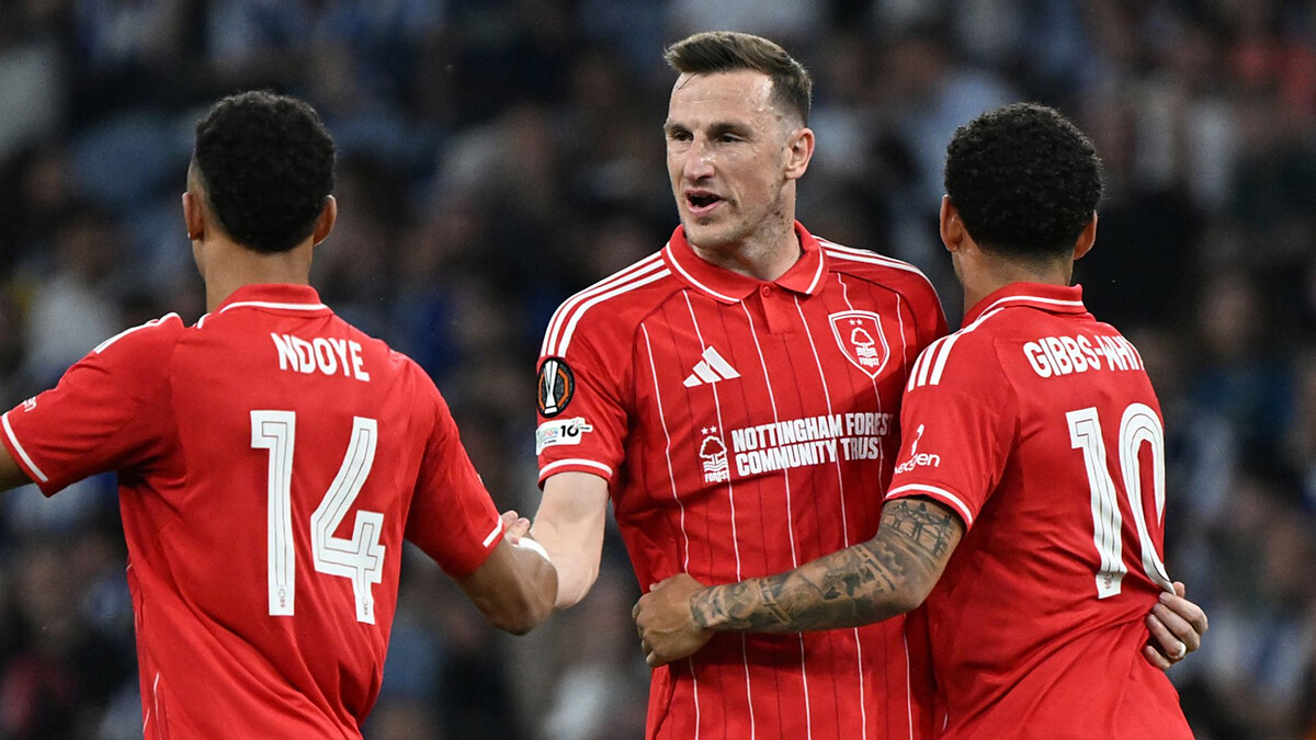 Nottingham Forest lead as Porto reduced to 10 LIVE!