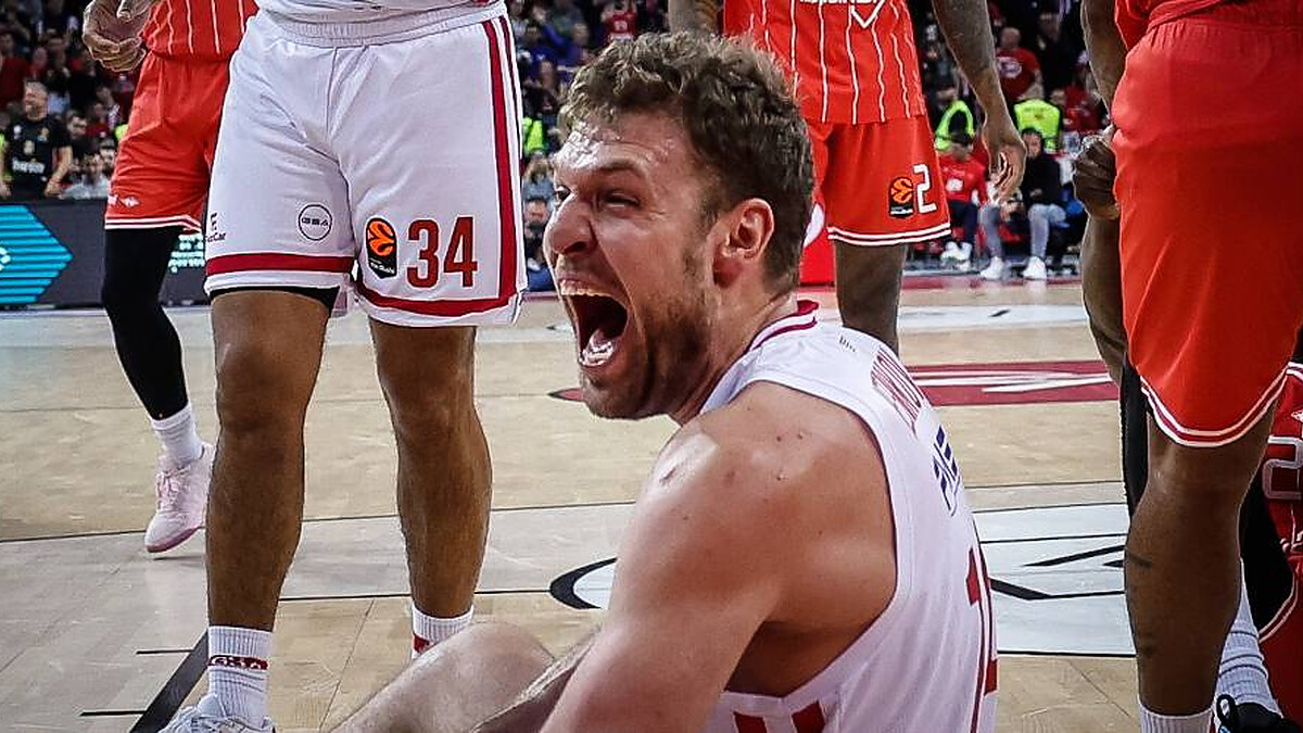 Olympiacos beats Hapoel in Sofia, secures home-court advantage