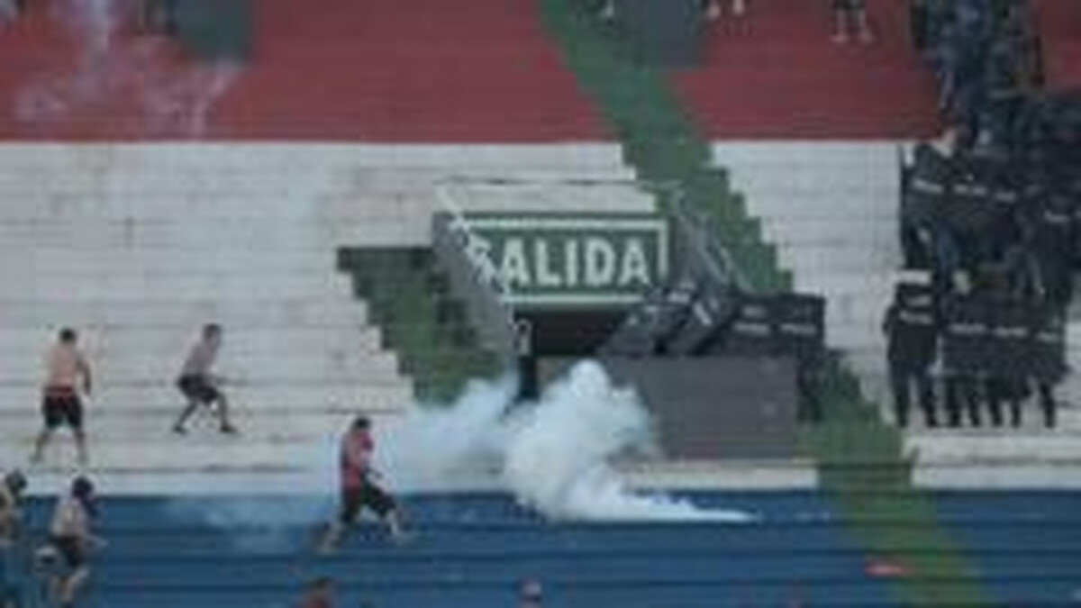 Police fire rubber bullets as Paraguay derby abandoned