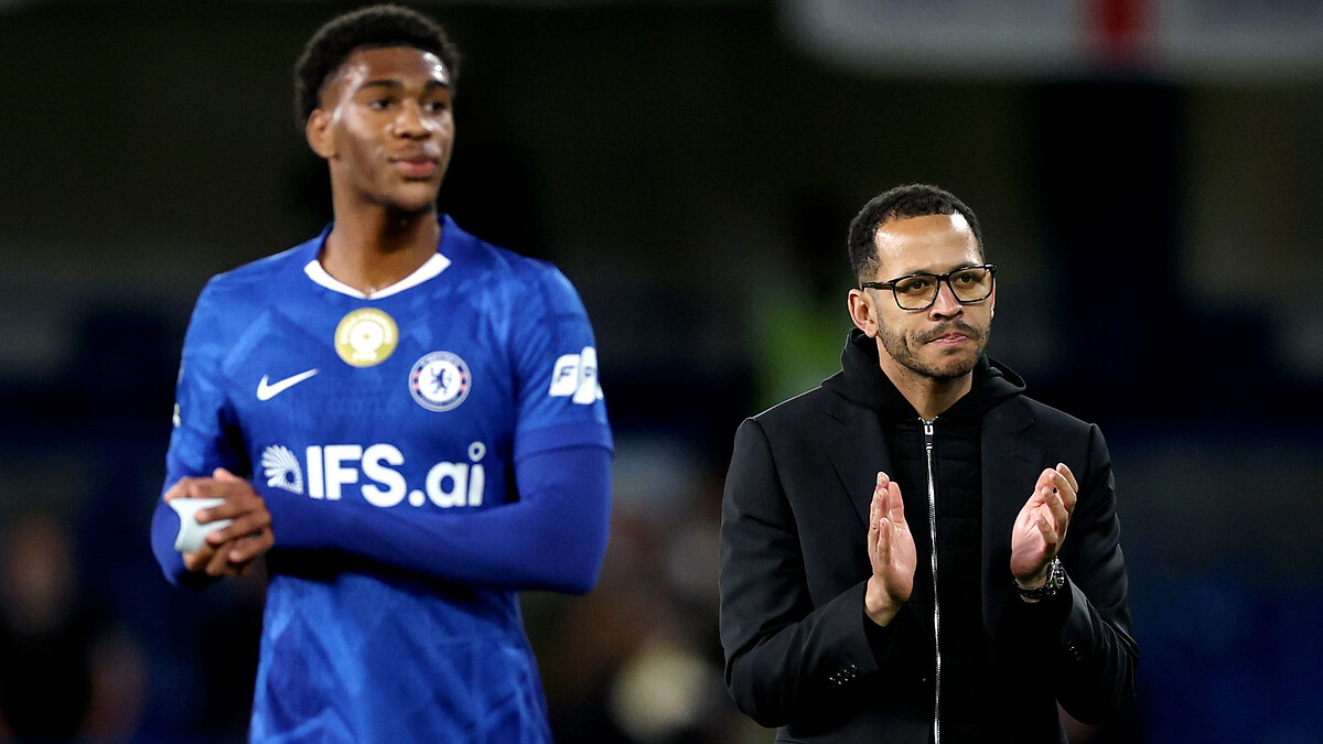 Rosenior pressure increases after Man Utd beat Chelsea - reaction LIVE!