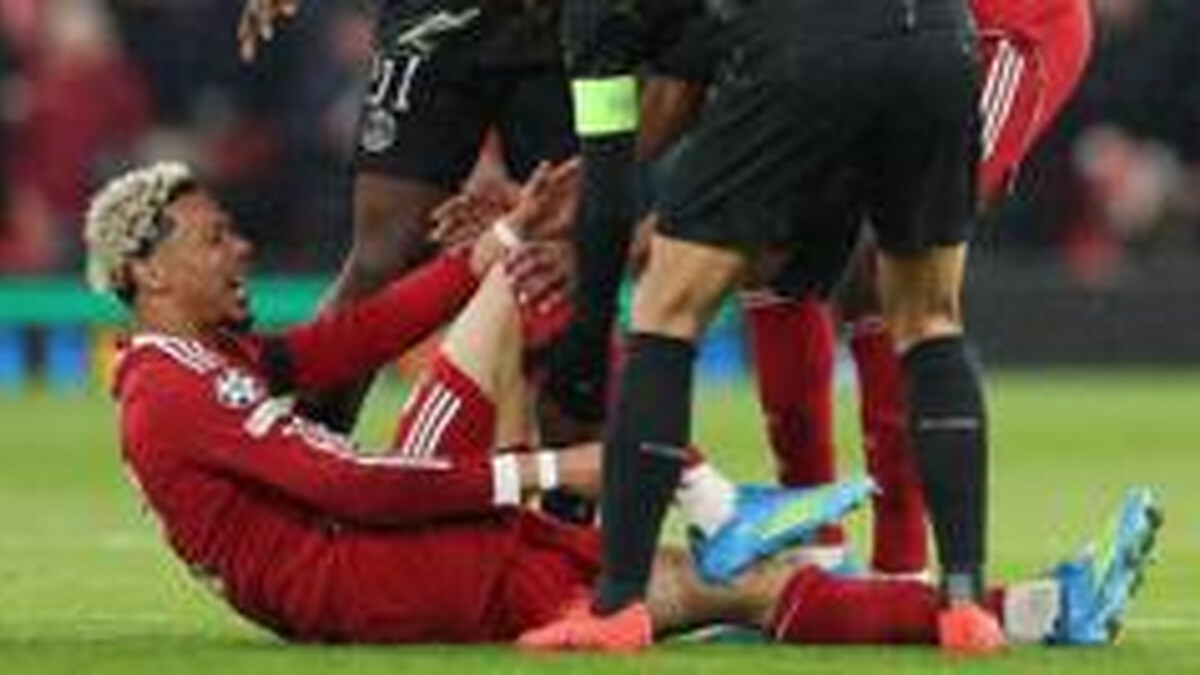 Slot fears Ekitike injury is 'really bad'