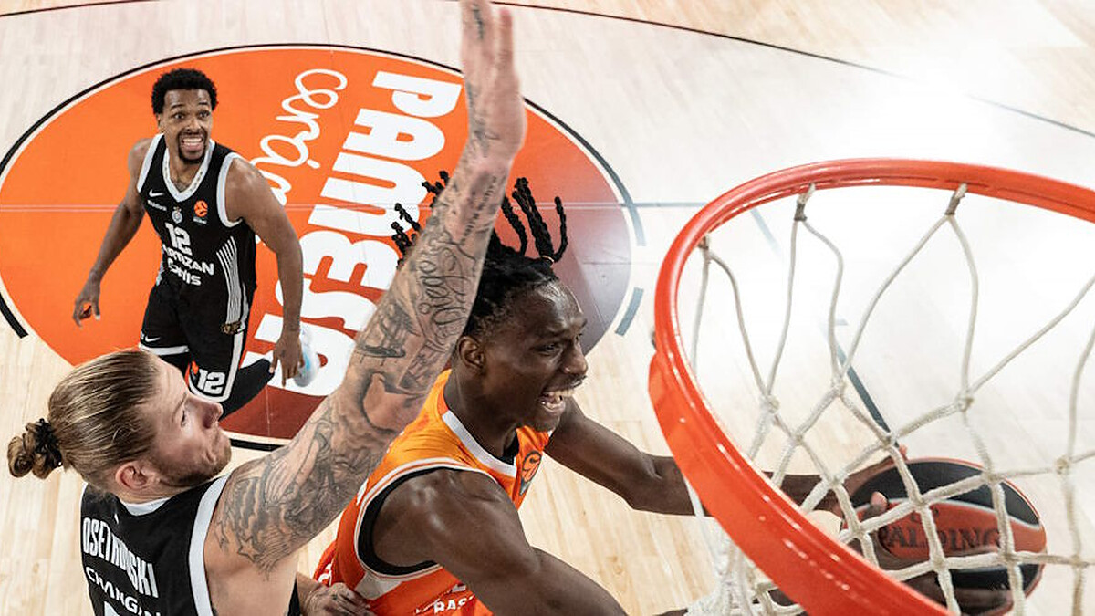 Valencia extend Brancou Badio through 2028–29