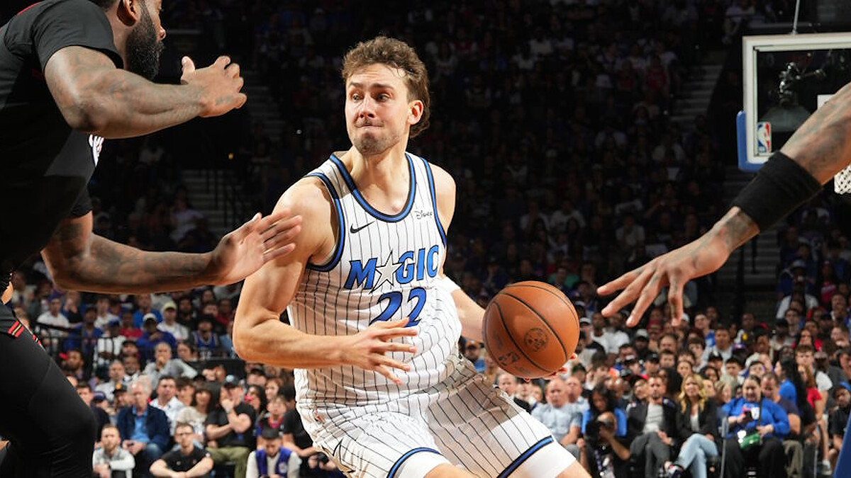 Wagner injured in Magic loss, Porzingis nets 20 in Warriors comeback