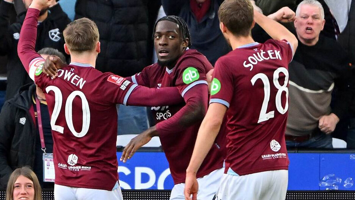 West Ham unchanged vs Everton LIVE!