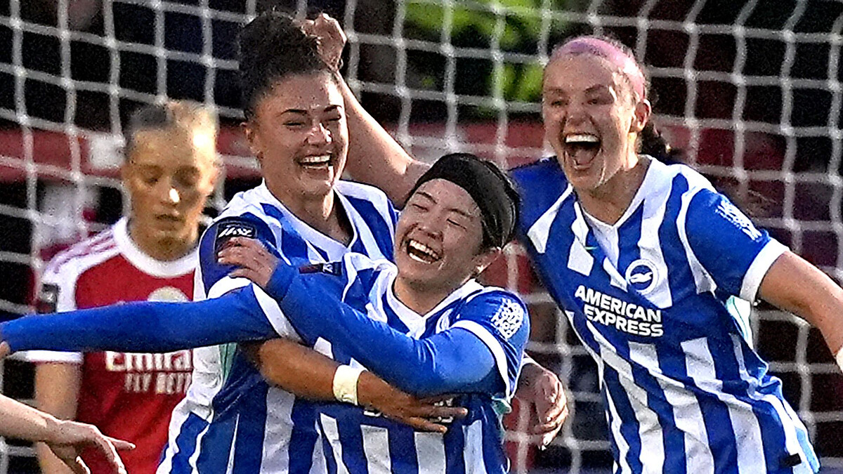 Arsenal draw at Brighton to hand Man City WSL title