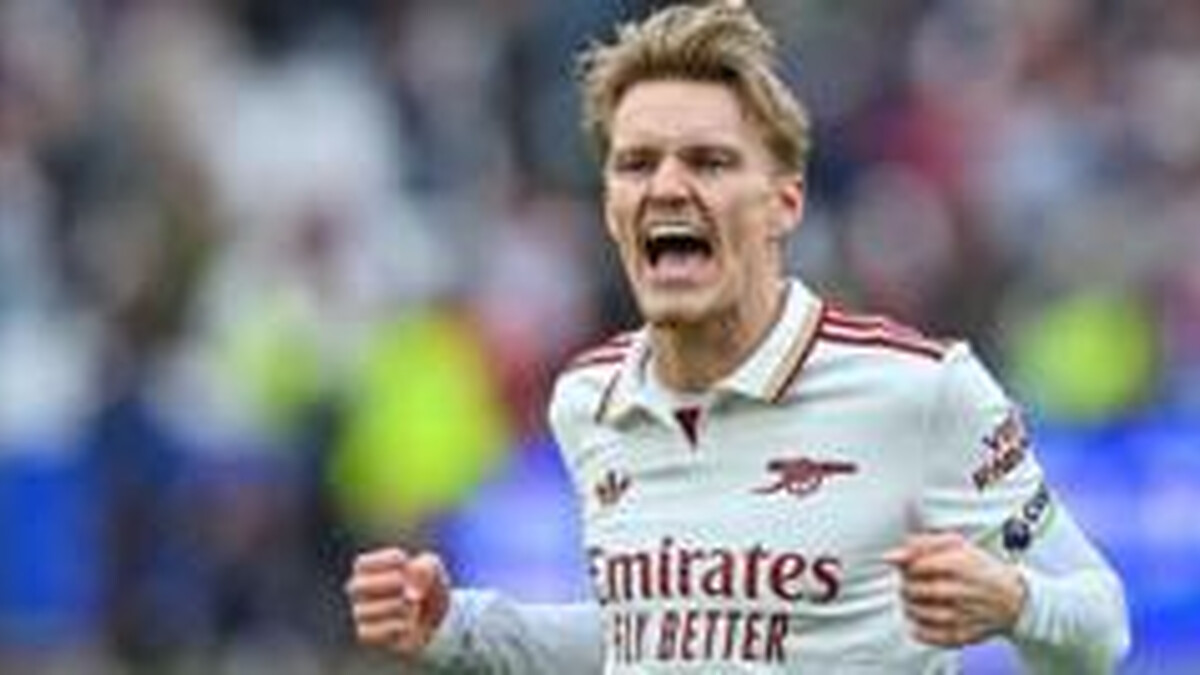 Arsenal the champions in waiting but doing it the hard way