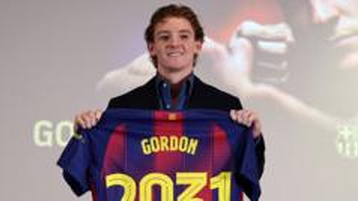 Barcelona sign Gordon in £69m-plus deal from Newcastle