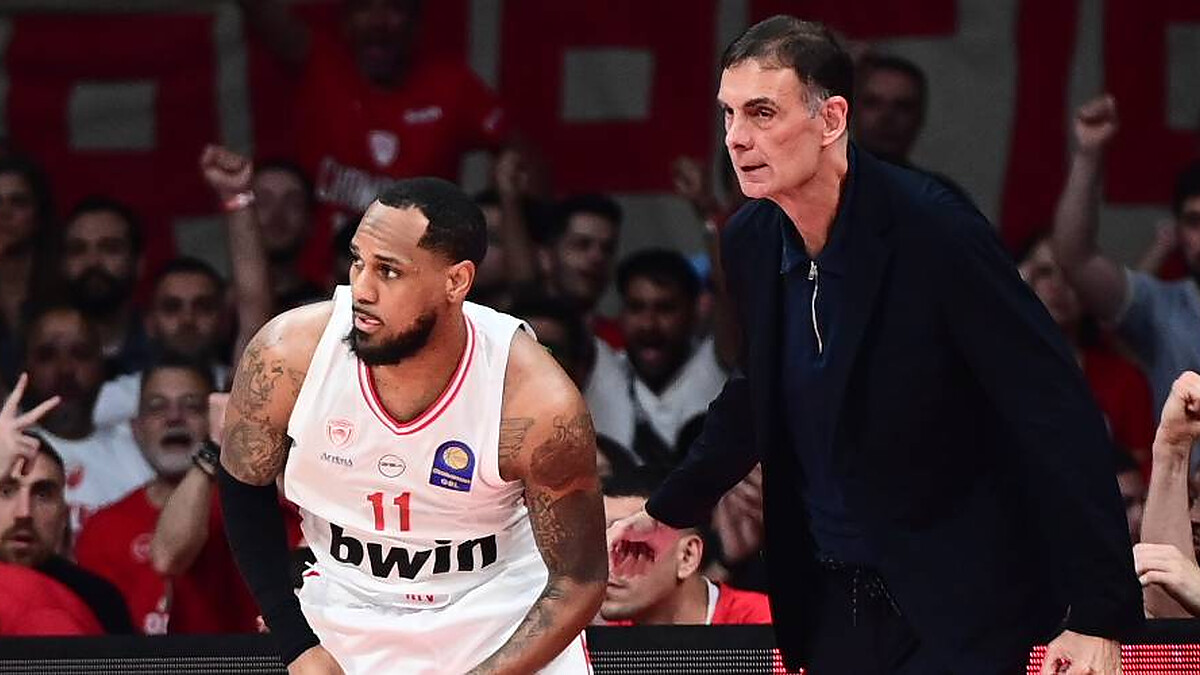 Bartzokas justifies Scariolo’s reaction, takes jabs at Panathinaikos and talks about the calls in the final
