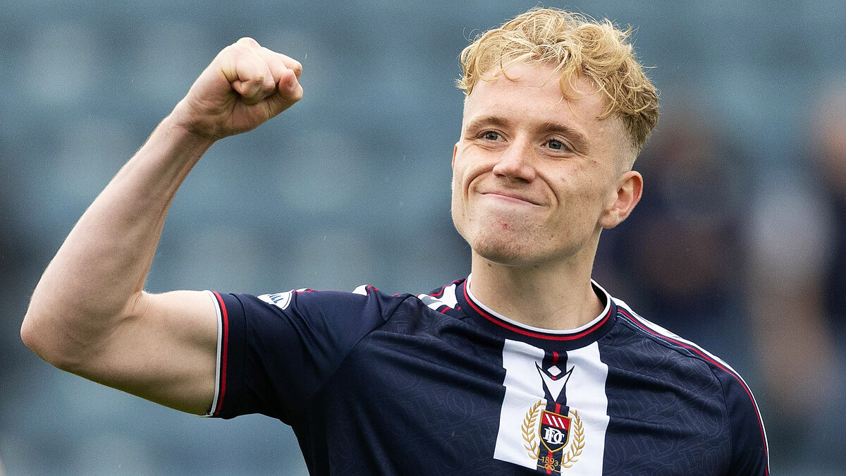 Dundee edge closer to Scottish Premiership safety with St Mirren win