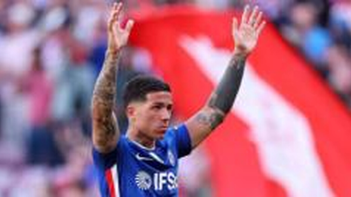 Fernandez wants Chelsea exit but club would demand £120m