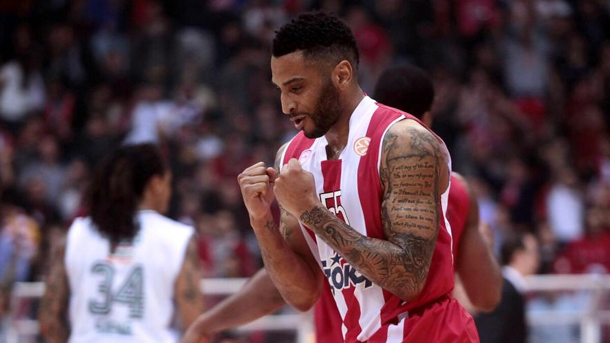Former Olympiacos guard Acie Law joins Bulls front office