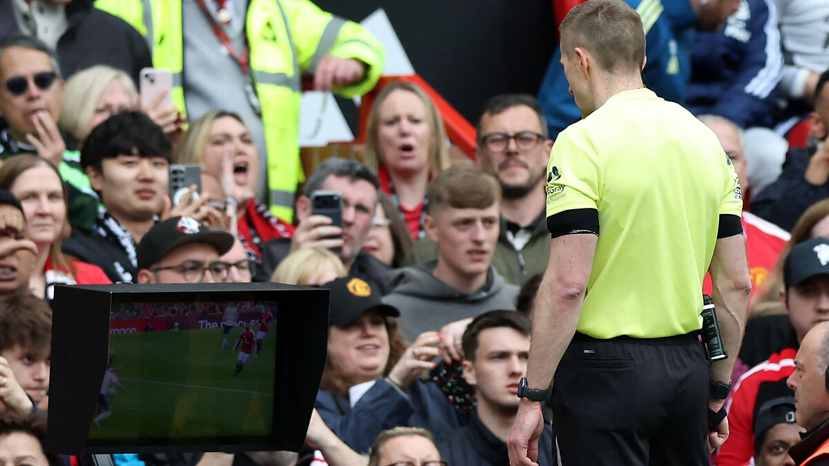 Handball or not? Pereira wants PL meeting as Neville slams 'ridiculous' decision