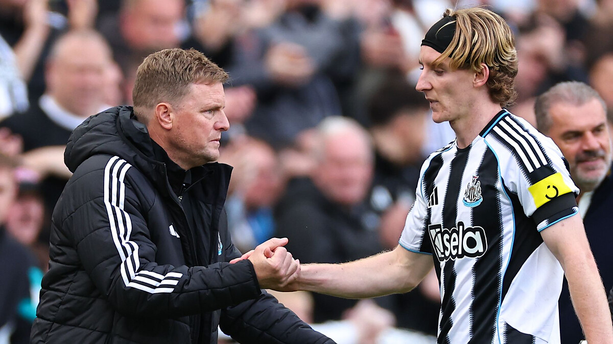 Howe hints at Gordon exit from Newcastle amid Bayern links