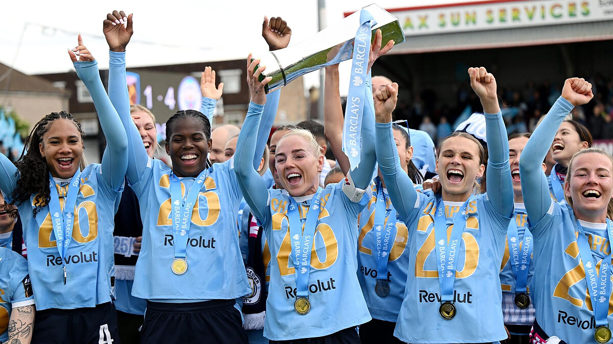 Man City celebrate WSL title with performance of champions