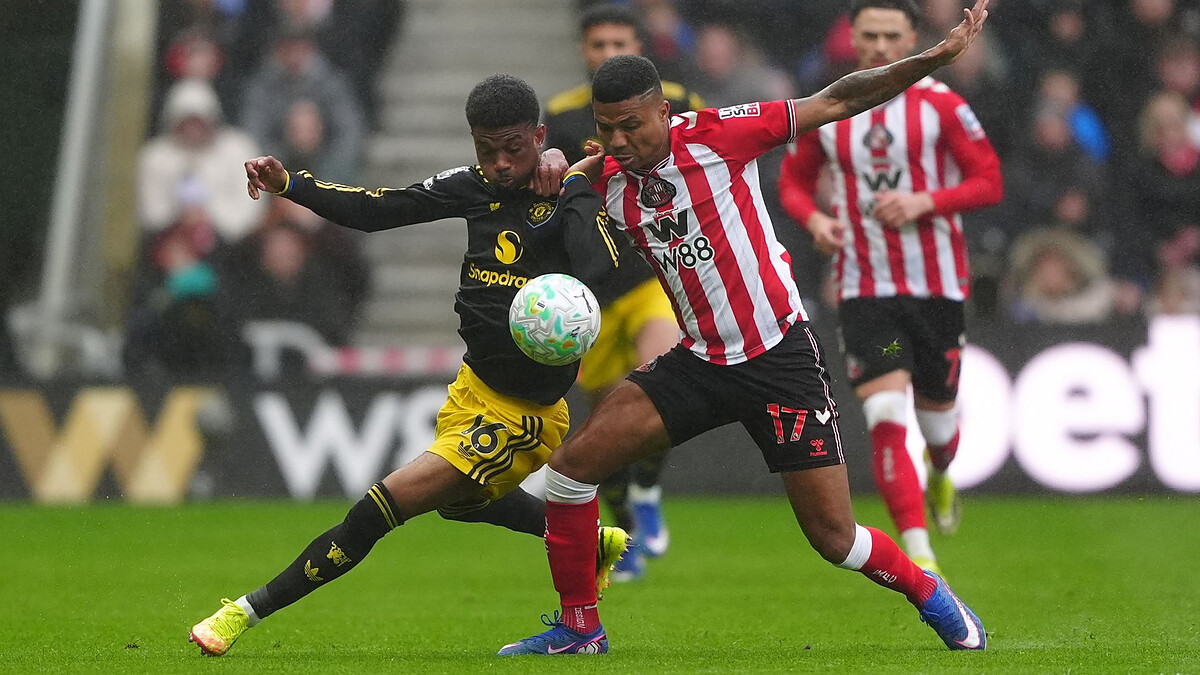 Man Utd miss chance to secure third in Sunderland stalemate
