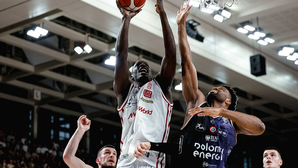 Milan loses on the road, Virtus dominates to stay on top