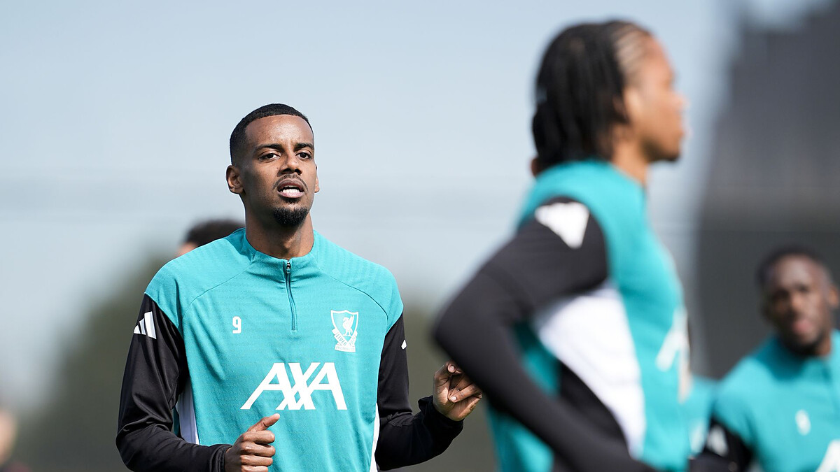 Ngumoha in for Liverpool as Colwill makes first Chelsea start of season LIVE!
