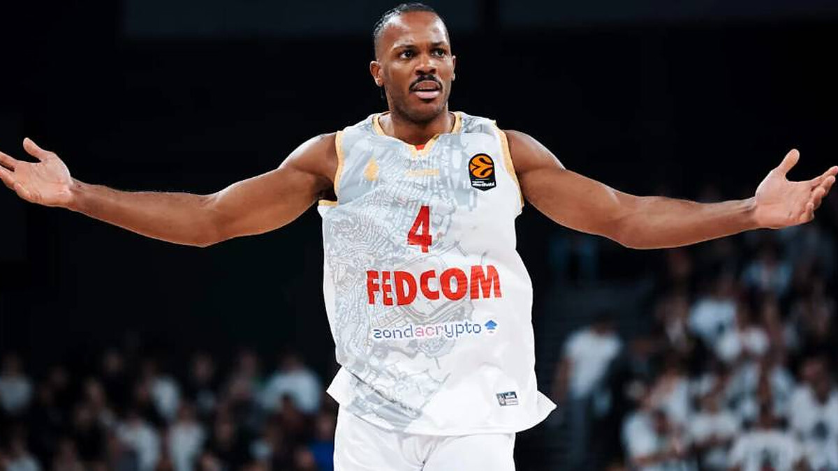 Paris crushes Monaco away from home by 28 points