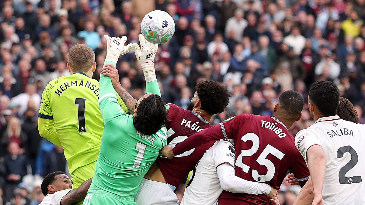 PGMO to 'be vigilant' on set-piece grappling after 'clear and obvious' foul