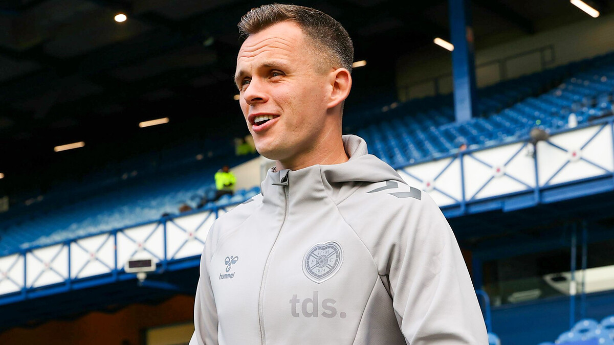 Rangers sign Shankland from Hearts