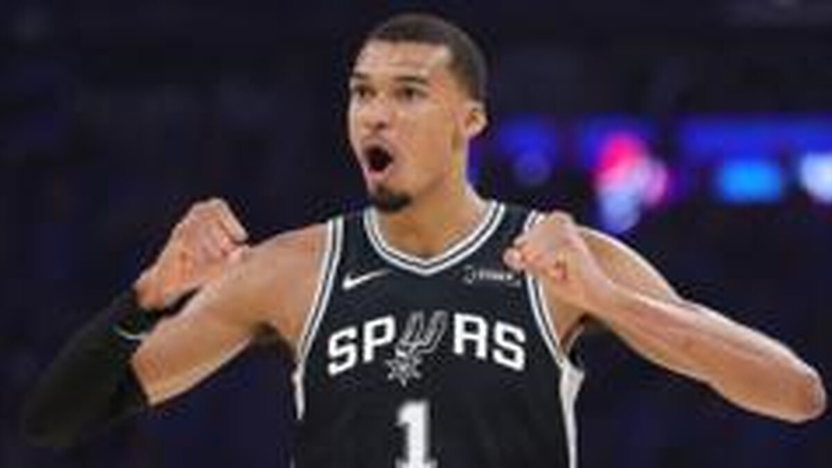 Spurs win at Thunder in Conference finals opener