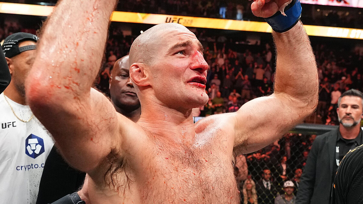 Strickland beats Chimaev to regain UFC middleweight crown