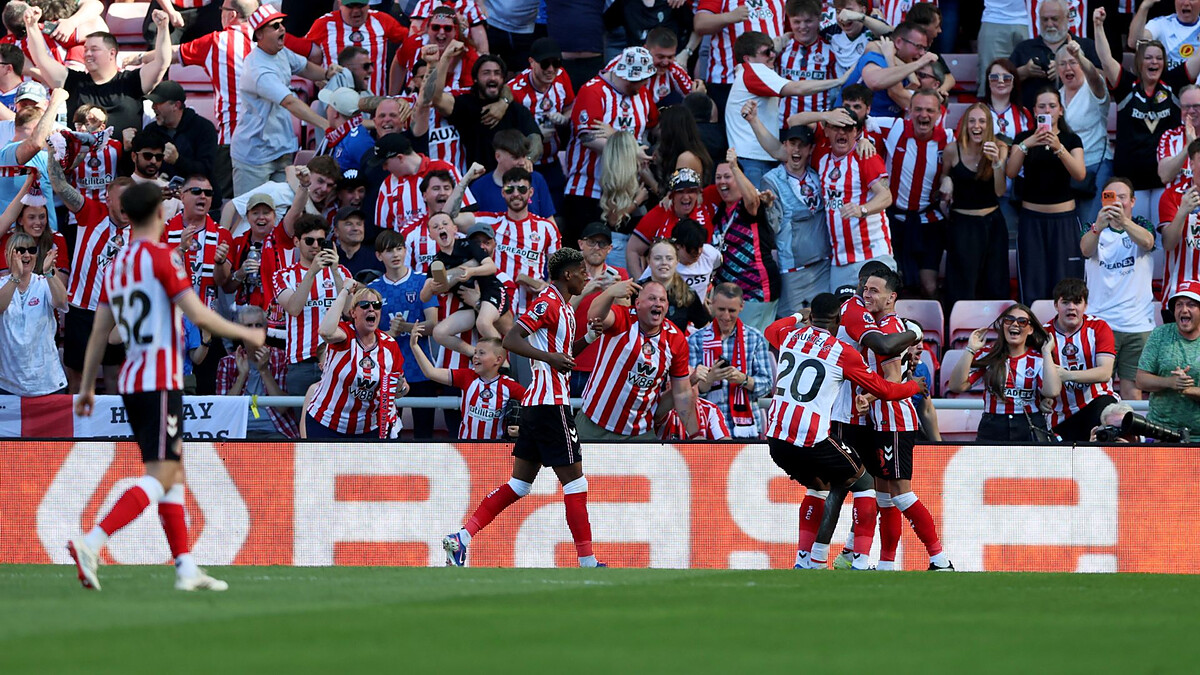 Sunderland earn Europa League spot at Chelsea's expense with final day victory