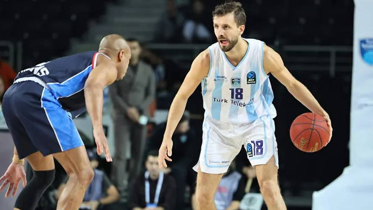 Turk Telekom renewed contract with captain Dogus Ozdemiroglu