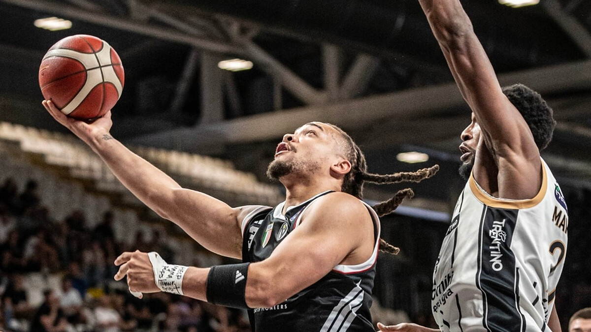 Virtus Bologna and Reyer Venezia start the playoffs with a win