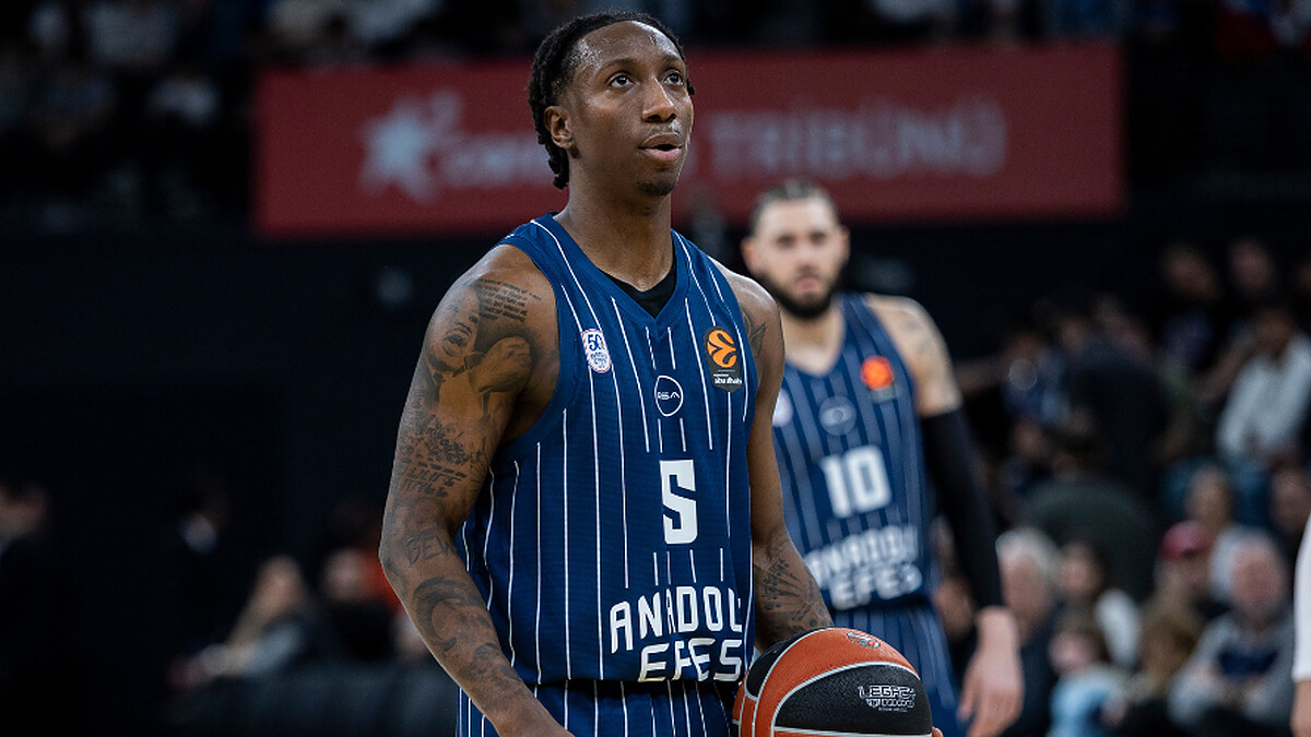 Anadolu Efes parts ways with Saben Lee and Cole Swider